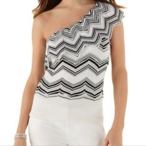 White House, Black market one shoulder Chevron pattern top Medium NWT